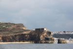 Auf dem Weg zur Nazaré Marina: Das Forte de Sao Miguel mit dem Leuchtfeuer Nazaré.