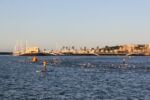 Hauptfeld des Ironman-Schwimmen.