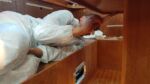 Feld der Freude: Lackierarbeiten im Schiff.