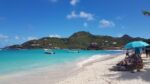 Strand von Saint Jean, mit Hotel Eden Rock im Hintergrund.