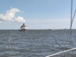 Auf der Chesapeake Bay Richtung Norden. Im Hintergrund die Chesapeake Bay Bridge.